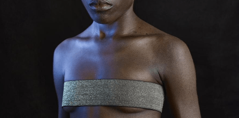 Gildas Paré, Kamerūnas krūšu gludināšanas tradīciju upuri, fotoattēla fragments. 